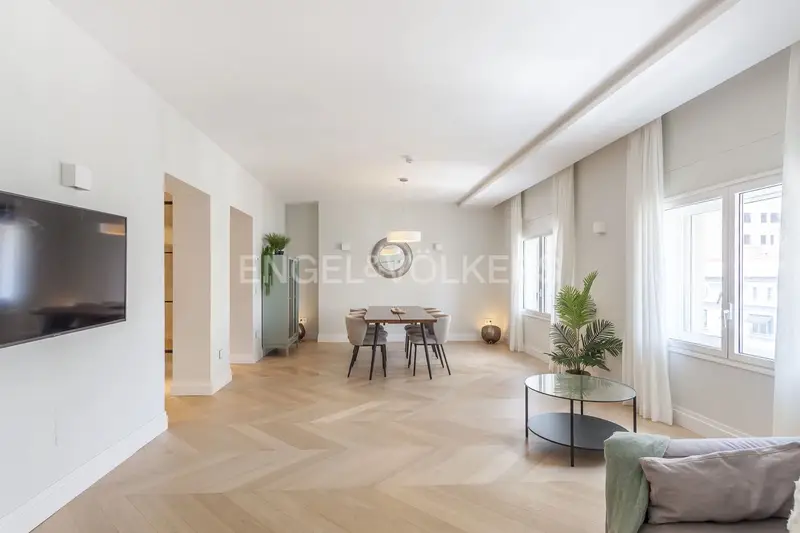 Apartamento en venta en Cortes, Madrid ciudad, Madrid