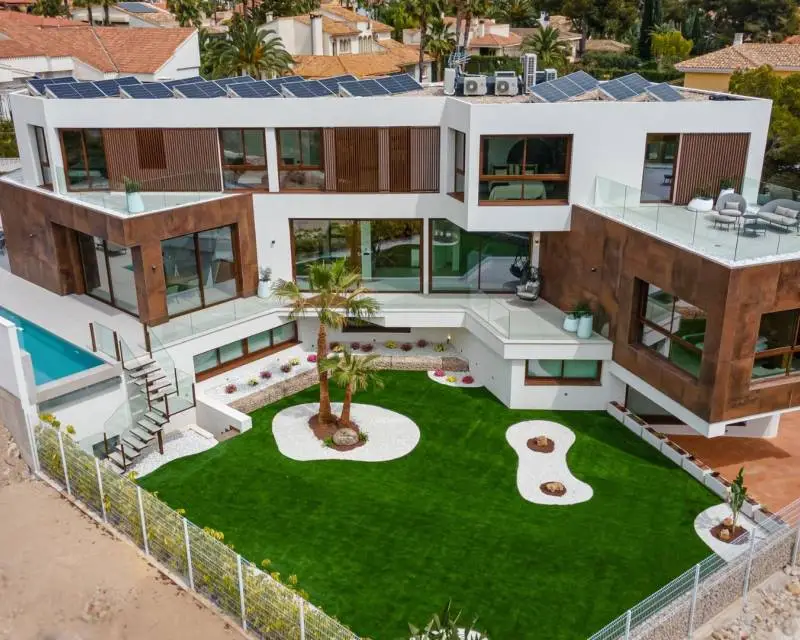 Venta Villa con piscina en Coblanca Benidorm