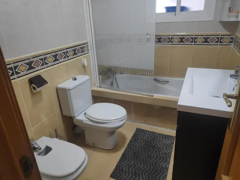 Habitacion Amplia con Armarios Empotrados Madrid