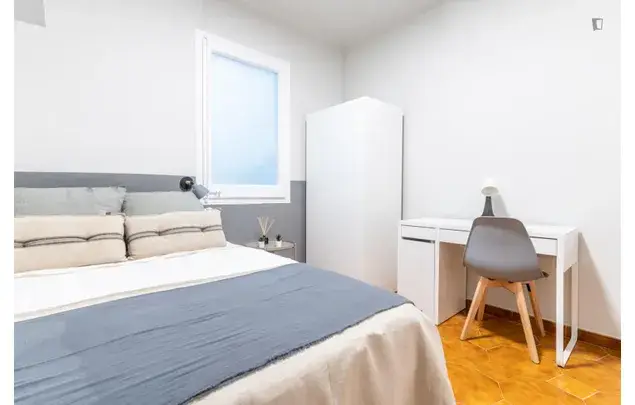 Alquiler Apartamento 5 Dormitorios Barcelona Estudiantes Trabajadores