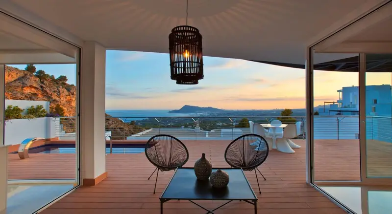 Villa de Lujo en Altea con Vistas al Mar y Piscina Infinita