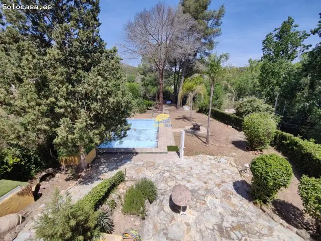 Chalet en Navajas con Piscina a Orillas del Rio Palancia