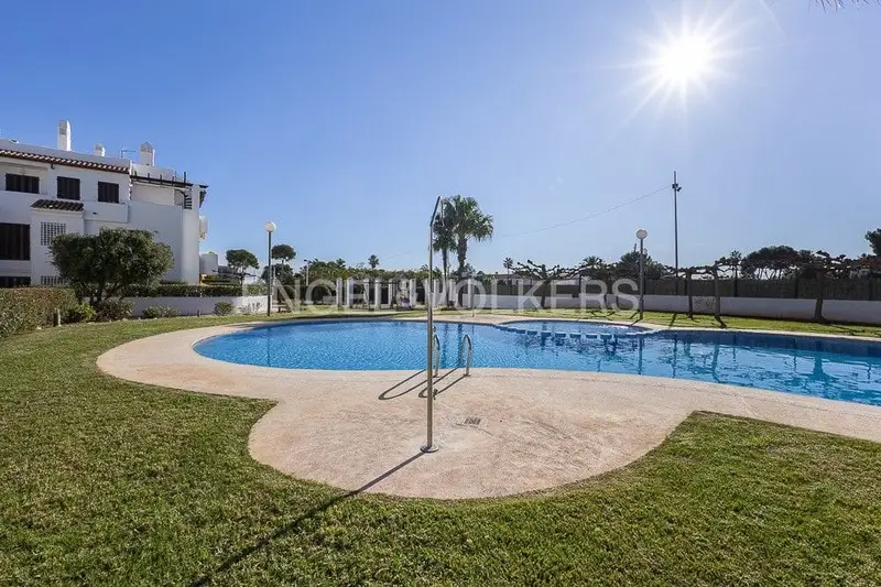Apartamento en venta en Alcossebre con piscina y garaje