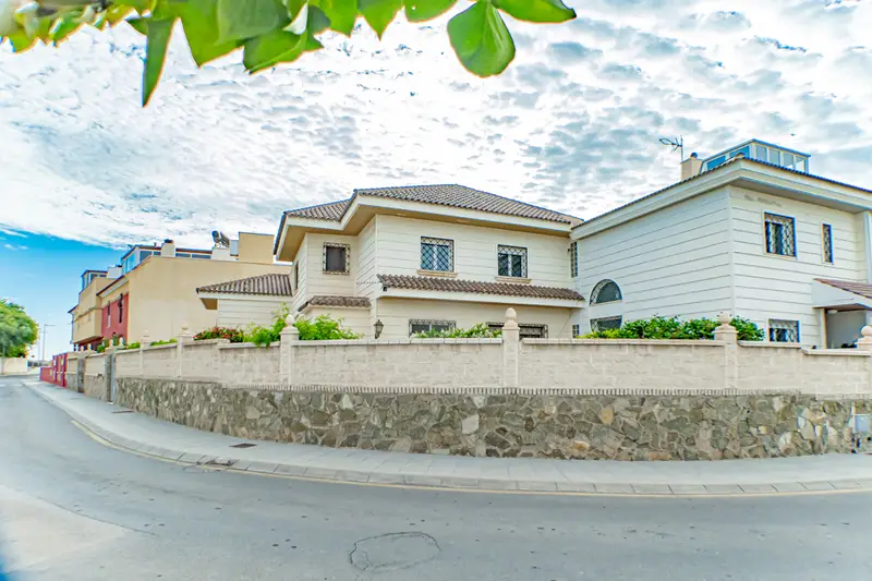 Venta Casa 8 habitaciones Almería 539m²