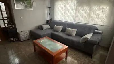 Casa reformada en venta 5 habitaciones 2 baños garaje patio