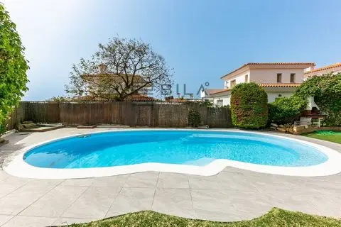 Villa de Lujo en Higueron Fuengirola 3 Dormitorios Piscina Jardin
