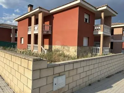 Chalet independiente en Navas del Rey Madrid