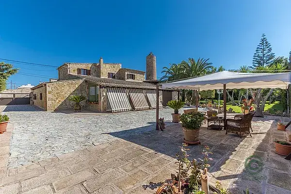 Casa en Mallorca con Molino Piscina y Gran Terreno