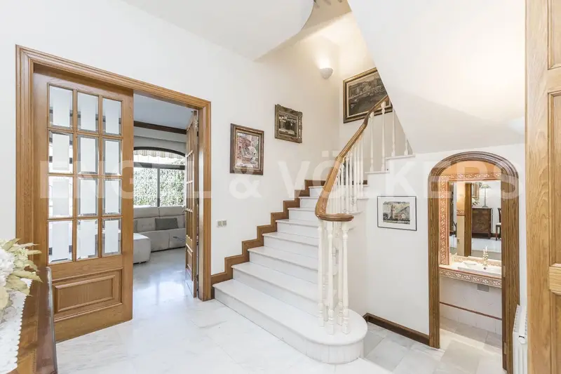 Casa en venta en Mataró: 3 plantas, garaje, patio 100m2