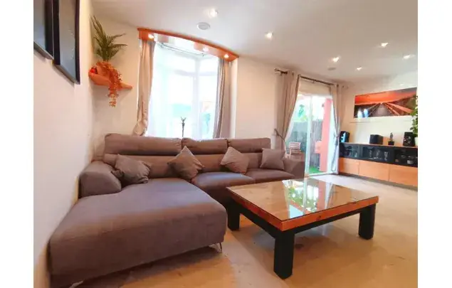 Villa en venta en Dos Hermanas 3 dormitorios 225m2