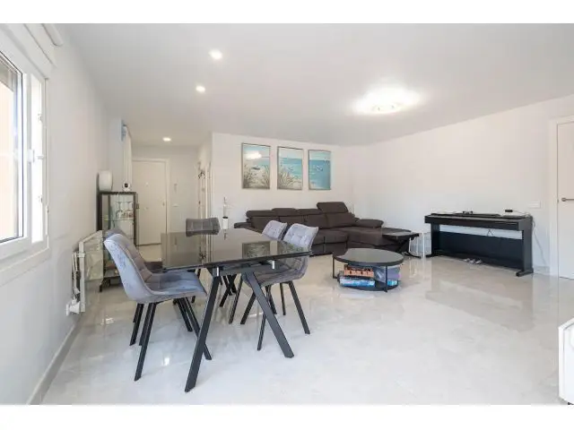 Piso reformado de 3 habitaciones con terraza en Santa Ponsa – ¡Listo para entrar a vivir! Calvia