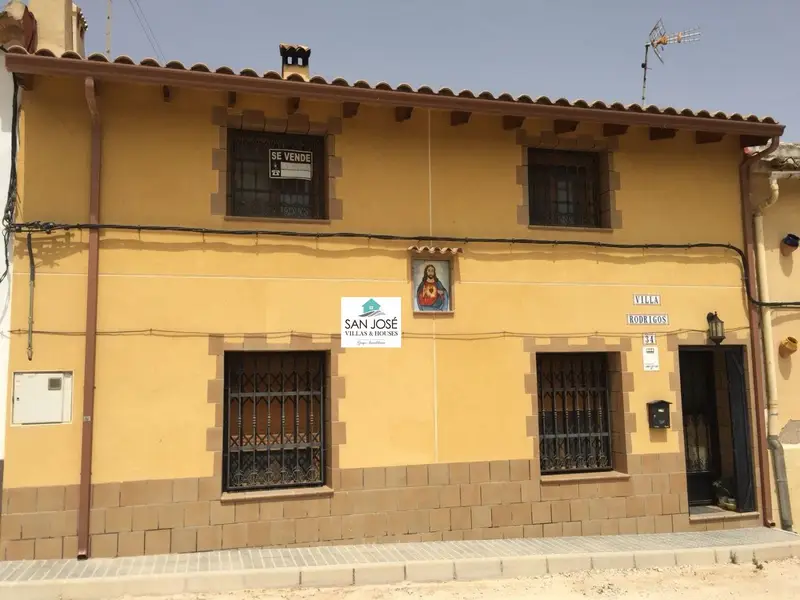 Casa con Piscina en Pinoso PTDA CULEBRON