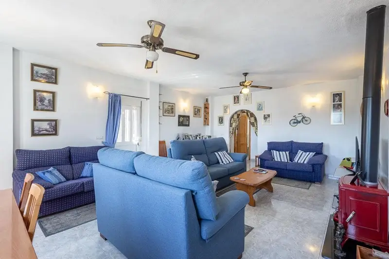 Chalet en Venta Moclin Granada 4 Dormitorios Piscina Climatizada