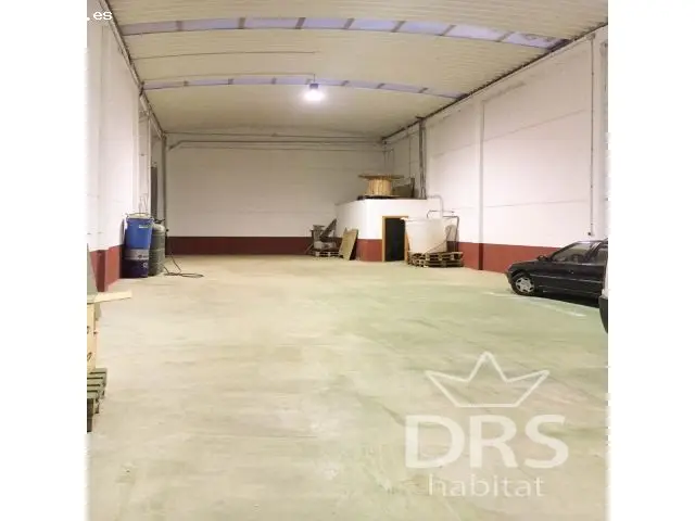 Nave en Poligono de Romica 325m2