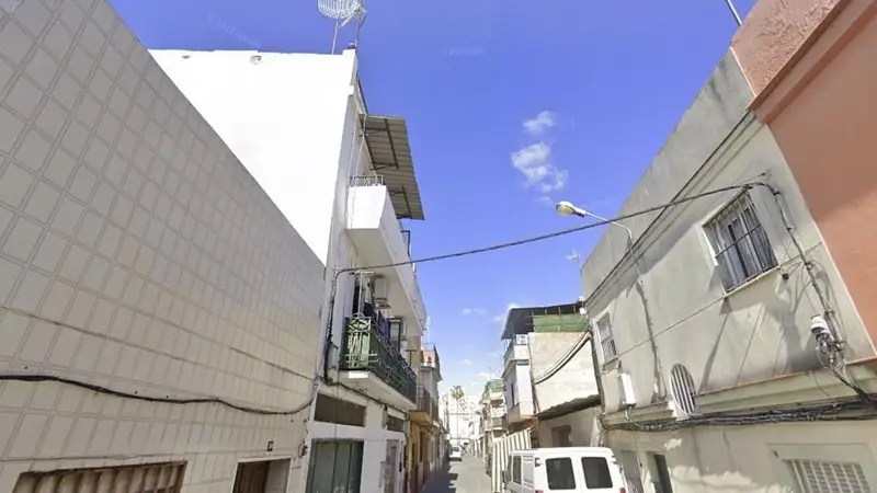 Piso en Sevilla Calle Ortega y Gasset - Ocupado - Venta al Contado