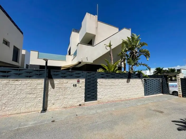 Villa 3 Dormitorios Benijofar Piscina Privada