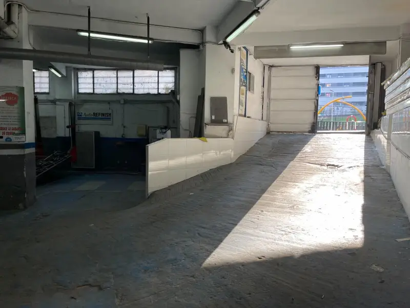 Local Comercial 300m2 Bolueta 2 Banos Acceso Vehicular