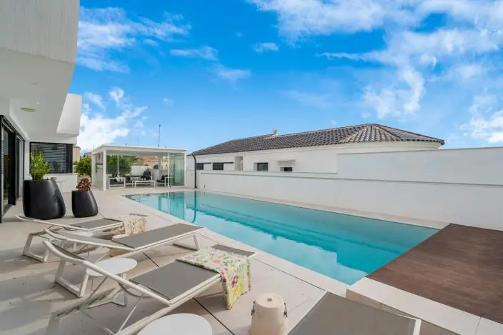 Villa de Lujo 4 Dormitorios en La Marina Costa Blanca