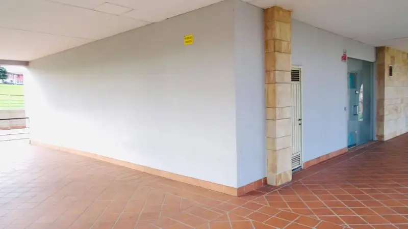 Venta Local Comercial Con Vistas Contrueces Sur Gijon