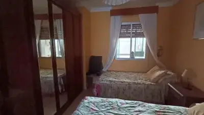 Casa Adosada en Jardín Bahía con Azotea y 3 Dormitorios
