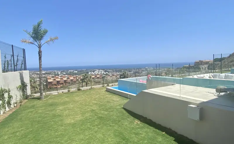 Casa-Villa de 5 Dormitorios en venta Benahavis, España