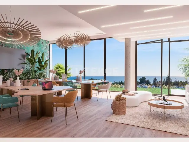 Adosados de Lujo con Vistas al Mar y Golf en Mijas