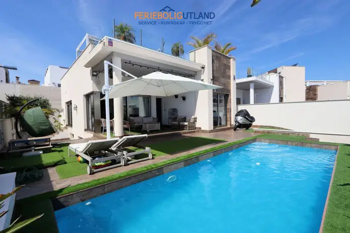 Villa 5 Dormitorios Villamartin