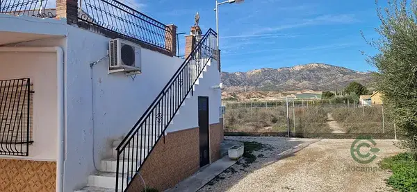 Casa en venta en Lorca, Murcia: 3 dormitorios, garaje y anexo