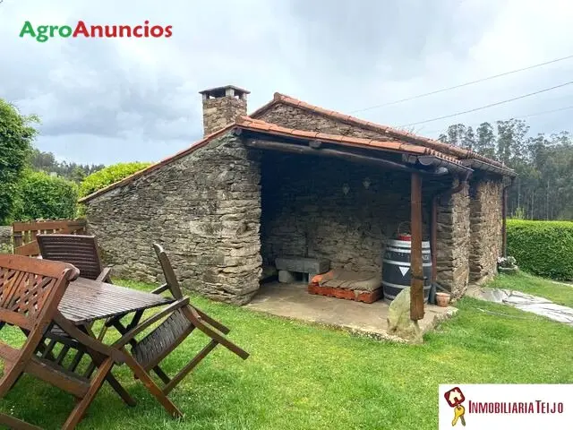 Venta  de Finca con casa de piedra restaurada en A Coruña