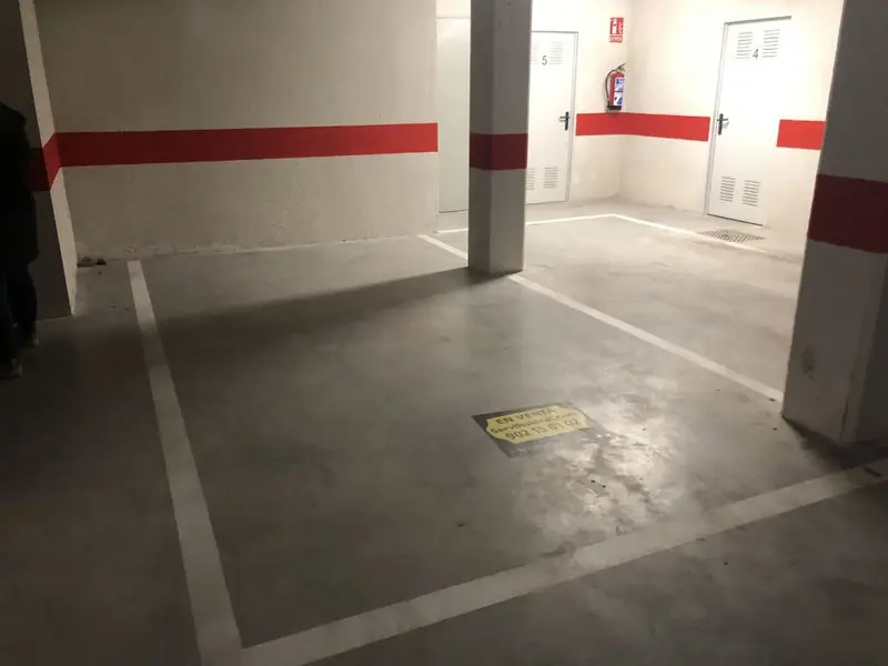 Garaje en Burgos con Aire Acondicionado y Ascensor