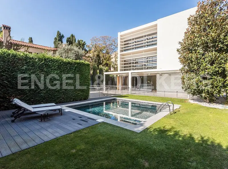 Chalet en Bonanova Barcelona 650m2 Piscina 4 habitaciones