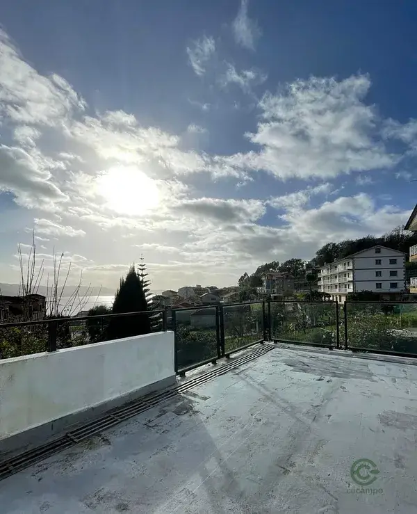 Chalet Moderno en Raxo a 50 Metros de la Playa