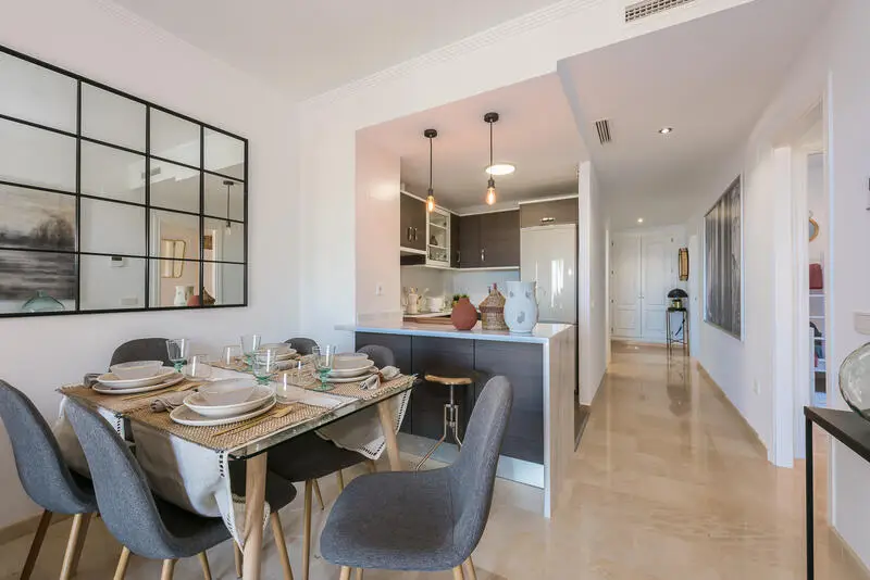 Apartamento en Manilva con Vistas al Mar y Piscina