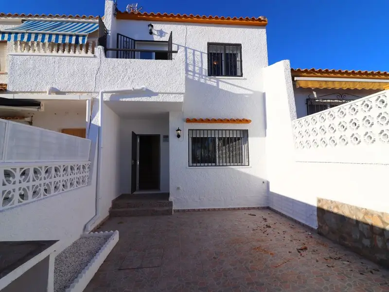 Casa de pueblo en Orihuela Costa, Alicante provincia