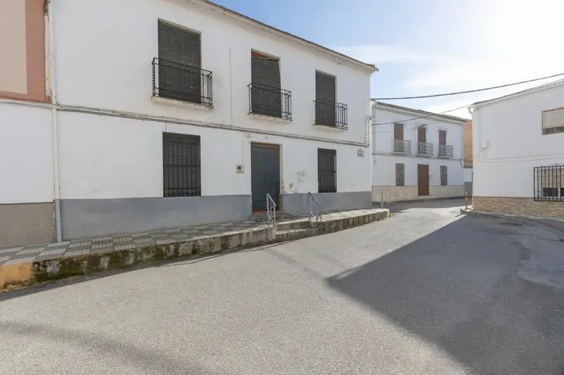 Venta Casa de 4 habitaciones en Centro, Chimeneas - Ref: 02071