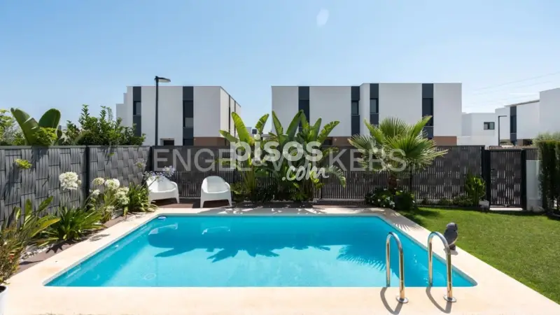 Chalet en Alquiler Torre en Conill - 4 habitaciones, Piscina Privada