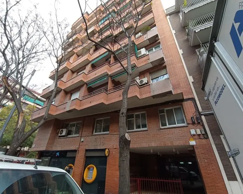 Local en Gran de Sant Andreu Barcelona 293m2
