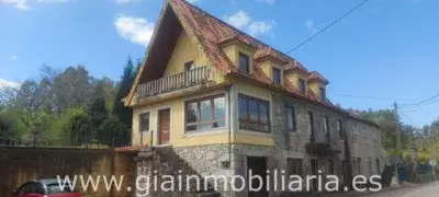 Chalet adosado en venta en Calle Ral, Número 10