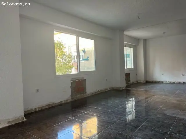 Local Comercial Luminoso en Molina de Segura 87m2