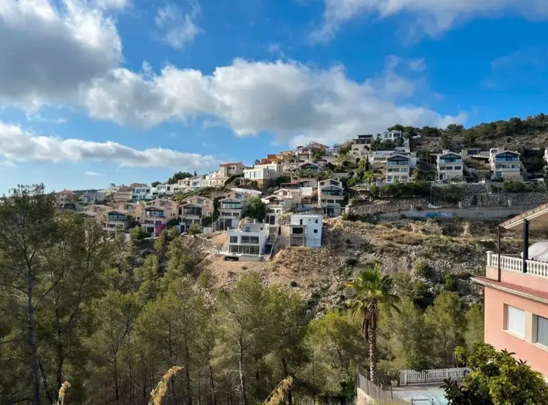 Chalet en Venta en Sitges con Vistas al Mar y Piscina Privada