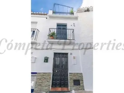 Casa Adosada en Sayalonga 2 Dormitorios 1 Baño Terraza