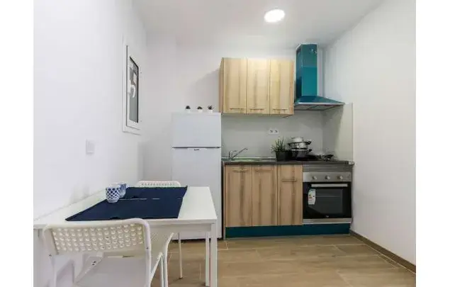 Estudio Moderno en Sants, Barcelona - Ideal para Viajeros