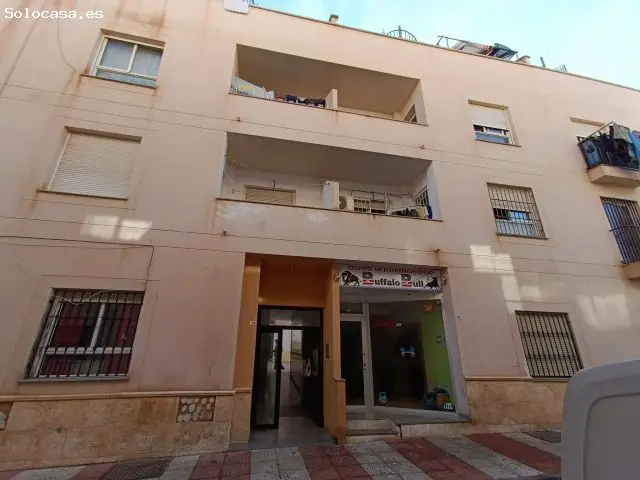 Piso en Roquetas de Mar Centro para Reformar