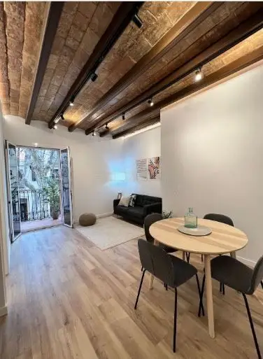 Piso en venta Poblenou Barcelona 76m2 reformado cerca de la playa