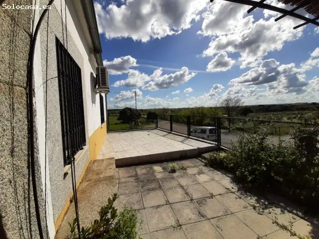 Casa de Campo con Escrituras en Ceclavín