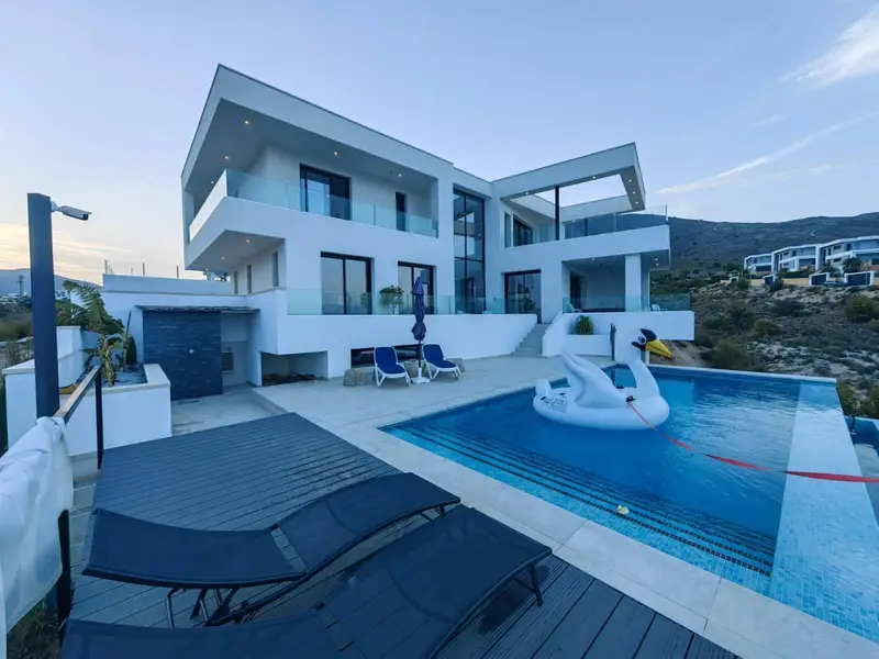 Chalet en Venta Finestrat 5 Dormitorios Vistas al Mar