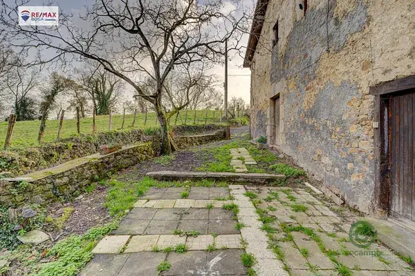 Caserío con 10 hectáreas en Gabiria, ideal para negocio agrícola o vivienda