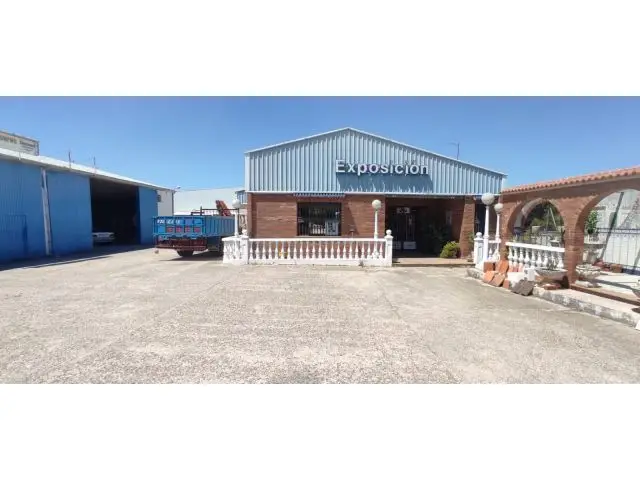 Parcela Industrial Tres Naves Equipadas