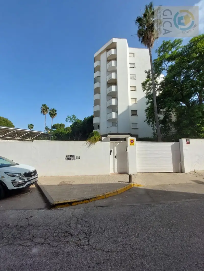 Piso en venta en Algeciras 163m2 3 habitaciones 2 baños terraza piscina