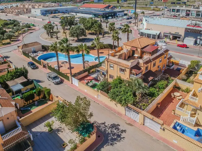 Villa en Dona Pepa 3 Dormitorios 2 Baños